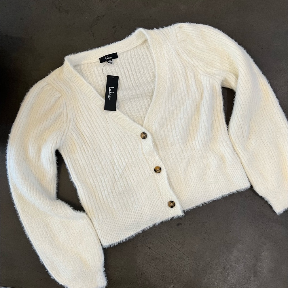 Lulus crop sweater - new with tags
